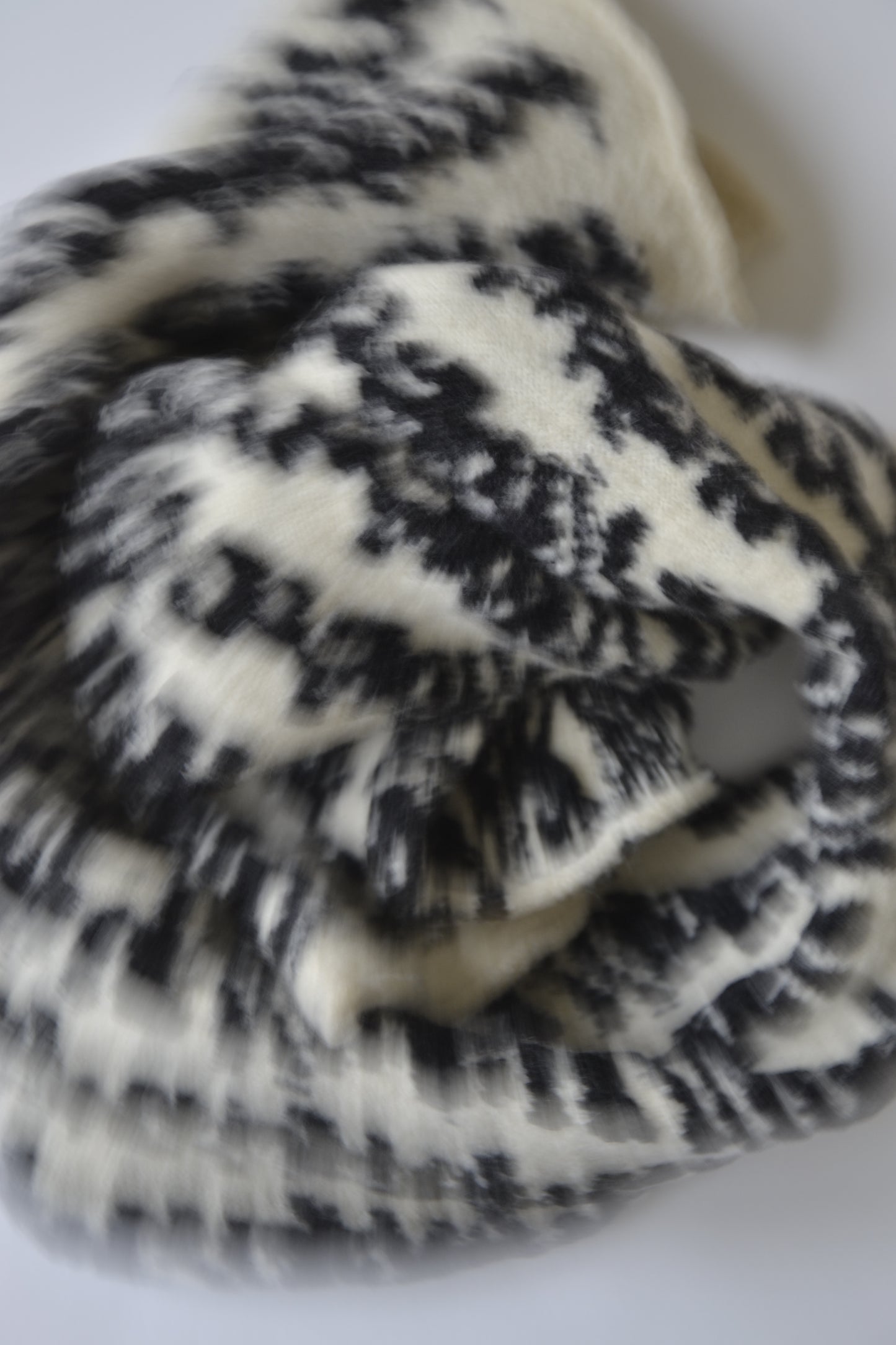 Sac Objects x abnorm white scarf