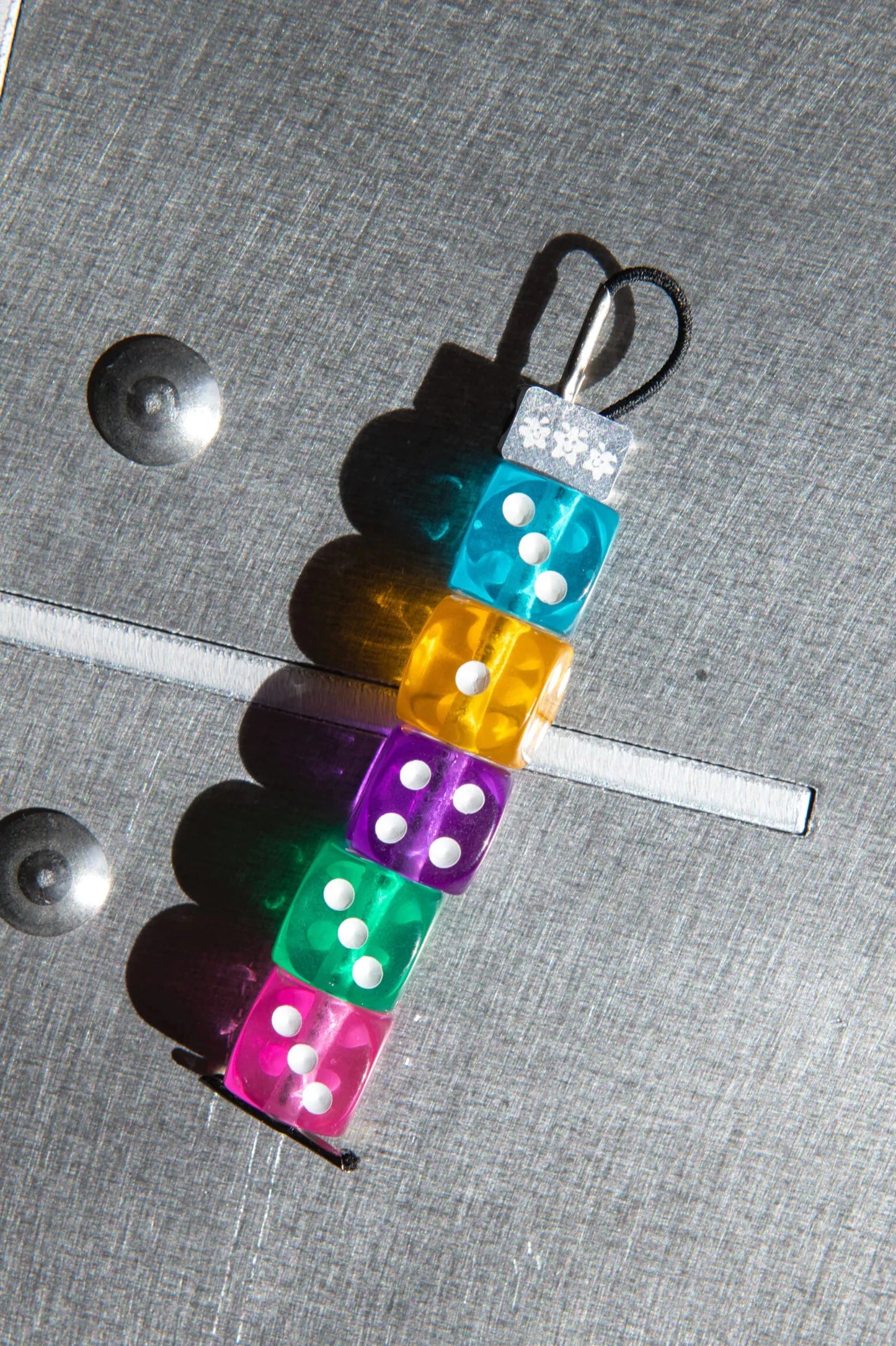 Würfel Schlüsselanhänger „Random Color“
